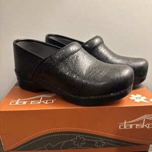 Dankso XP 38 Womens Clogs Floral Embossed Leather Black Comfort Shoes